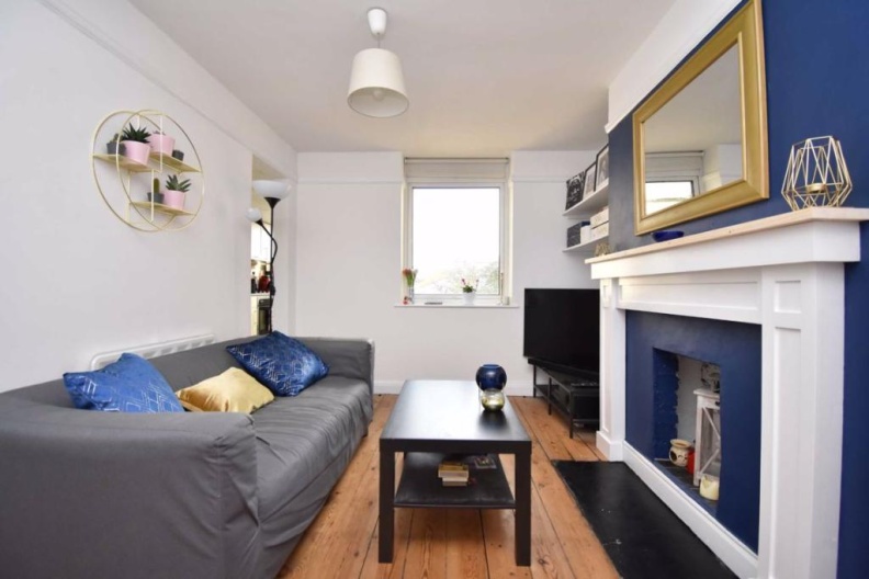 RightMove - Fireplace2.jpg